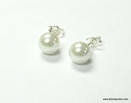 18'' BEAUTIFUL 8MM WHITE DOUBLE KNOTTED SHELL PEARLS WITH MATCHING EARRINGS. NECKLACE HAS A LOBSTER