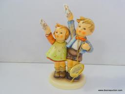 HUMMEL AUF WIEDERSEHEN FINAL ISSUE MILLENNIUM FIGURINE. 5.5" TALL. HUM 153/0 # 866. IN THE ORIGINAL