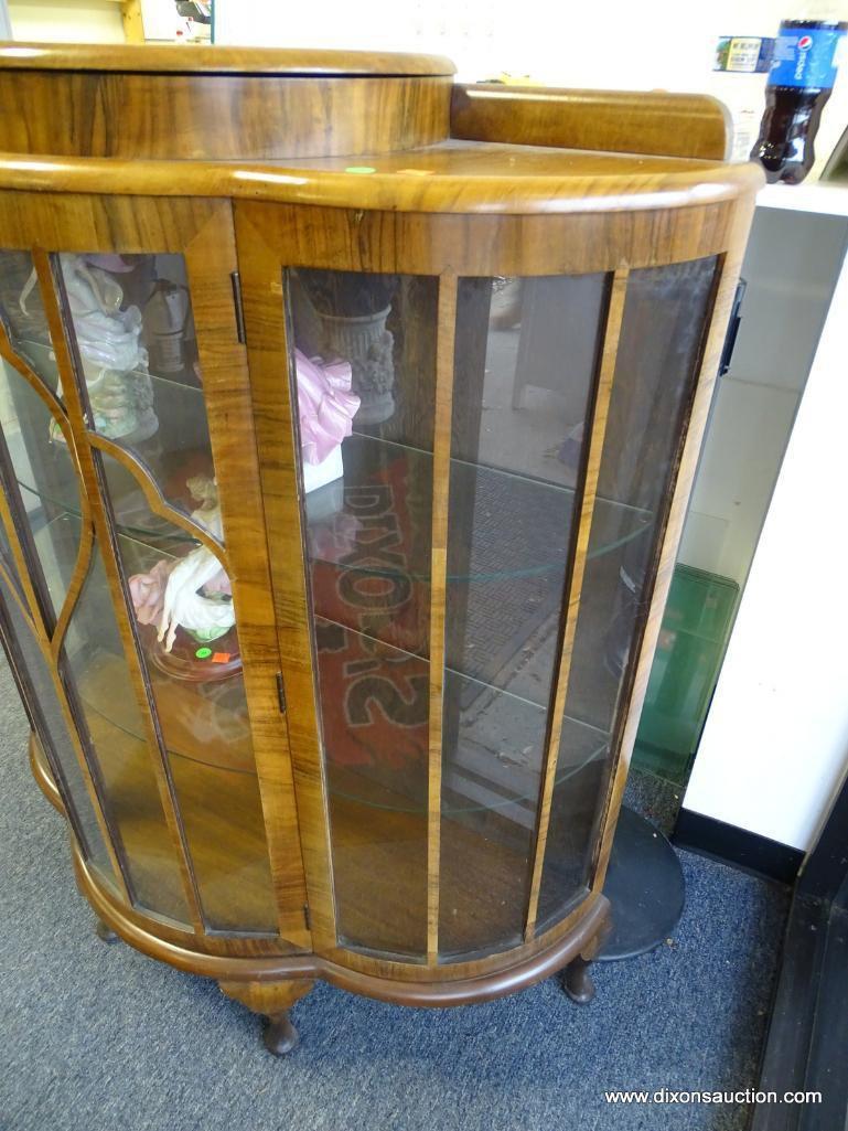 (SEC A) VINTAGE MAHOGANY QUEEN ANNE BOWFRONT AND BOWSIDE CURIO CABINET: 41"x16"x49". HAS 1 MINOR