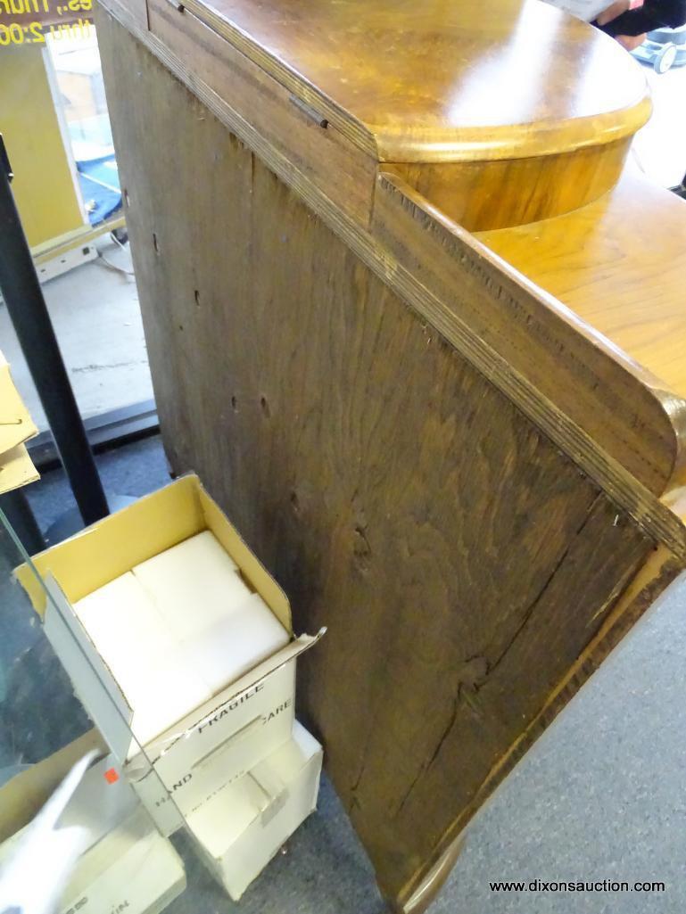 (SEC A) VINTAGE MAHOGANY QUEEN ANNE BOWFRONT AND BOWSIDE CURIO CABINET: 41"x16"x49". HAS 1 MINOR