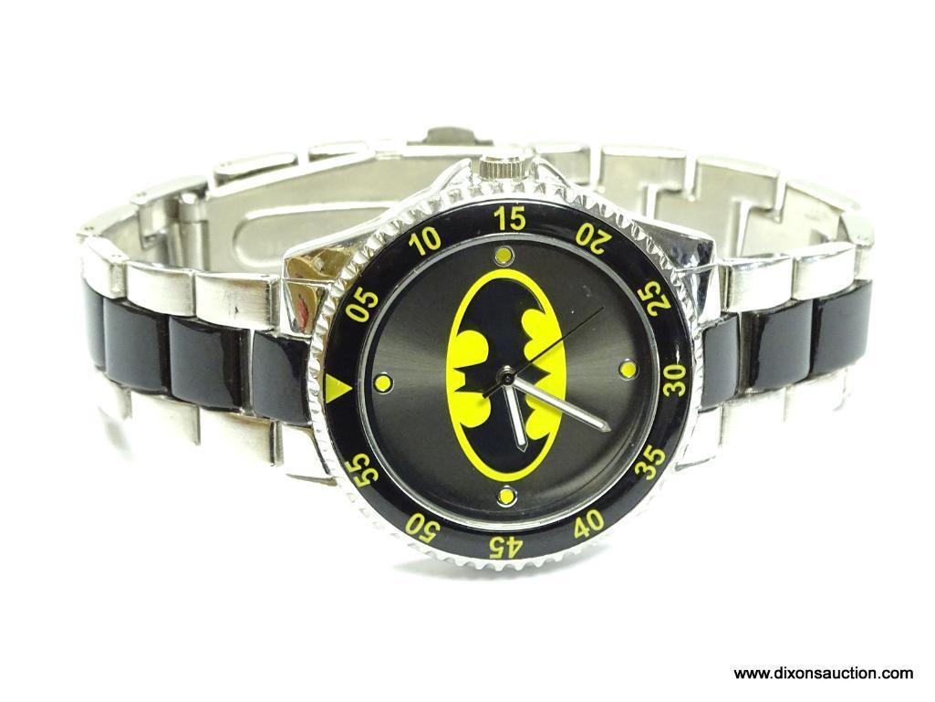 Like New Batman Wristwatch. Sharp looking watch! Copyright DC Comics. Will fit up to a 7.5" wrist.