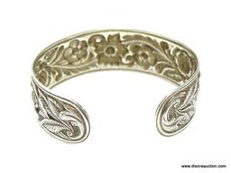 VINTAGE STERLING SILVER ART NOUVEAU FLORAL DECORATED CUFF BRACELET. 7/8" ACROSS. 3" ACROSS THE