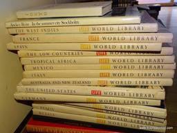 (FR) LARGE LOT OF BOOKS ON WORLD TRAVEL. 14 LIFE BOOKS ON THE WORLD LIBRARY. BOOKS ON NOTRE DAME.