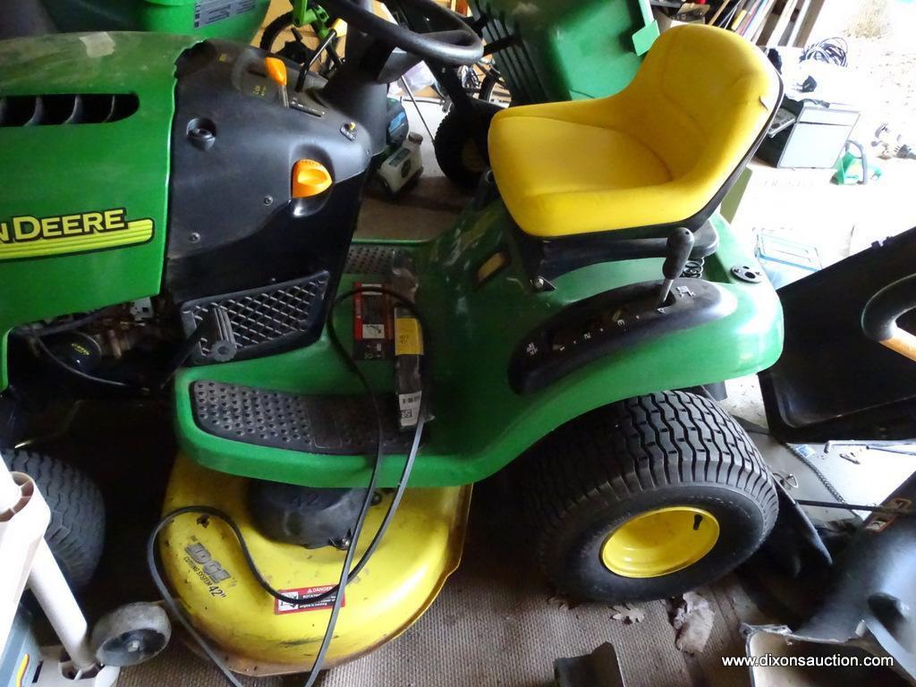 (GAR) JOHN DEERE L108 AUTOMATIC 42" CUT RIDING LAWNMOWER WITH BAGGER ATTACHMENT. HAS ACCESSORIES: