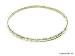 .925 STERLING SILVER LADIES ART DECO BANGLE BRACELET. 9.1 GRAMS