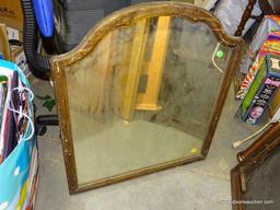 (TABLES) FRAMED MIRROR IN MAHOGANY FRAME: 24"x28". FRAME NEEDS A TINY BIT OF TLC.