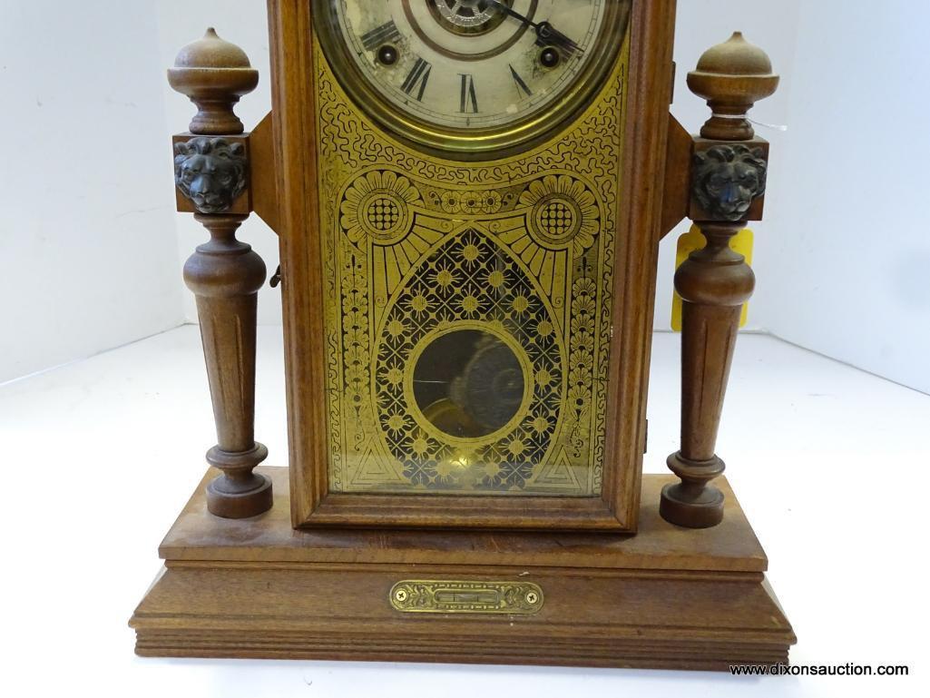 MASCOTS MANTLE CLOCK 8 DAY WITH TIME, STRIKE AND ALARM. VERY NICE WITH LEVEL IN THE BASE. RETAIL