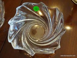 (DR) PAIR OF CRYSTAL SPIRAL PATTERNED CANDY DISHES: 7" DIA.