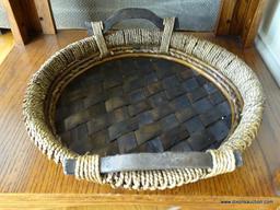 (FR) DIVIDED VEGETABLE TRAY WITH COVERED CONDIMENT CENTER IN A PIER ONE STYLE RATTAN SERVING TRAY