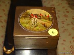 (LR) LIDDED TRINKET BOX WITH EMBOSSED HUNT SCENE ON THE LID: 4"x4"x2"