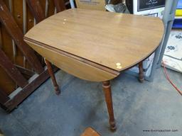 (R1) DROPSIDE BREAKFAST TABLE. WITH THE LEAVES DOWN: 25"X 41"X 29.5". WITH LEAVES UP: 45"X 41"X