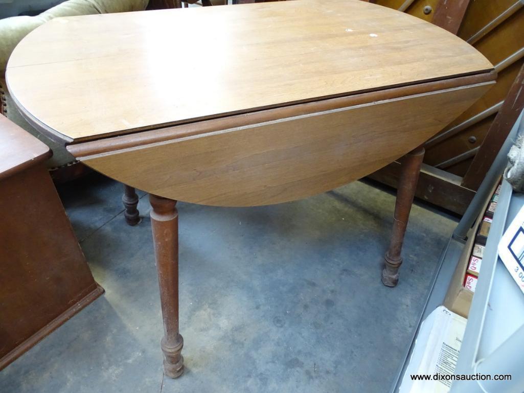 (R1) DROPSIDE BREAKFAST TABLE. WITH THE LEAVES DOWN: 25"X 41"X 29.5". WITH LEAVES UP: 45"X 41"X