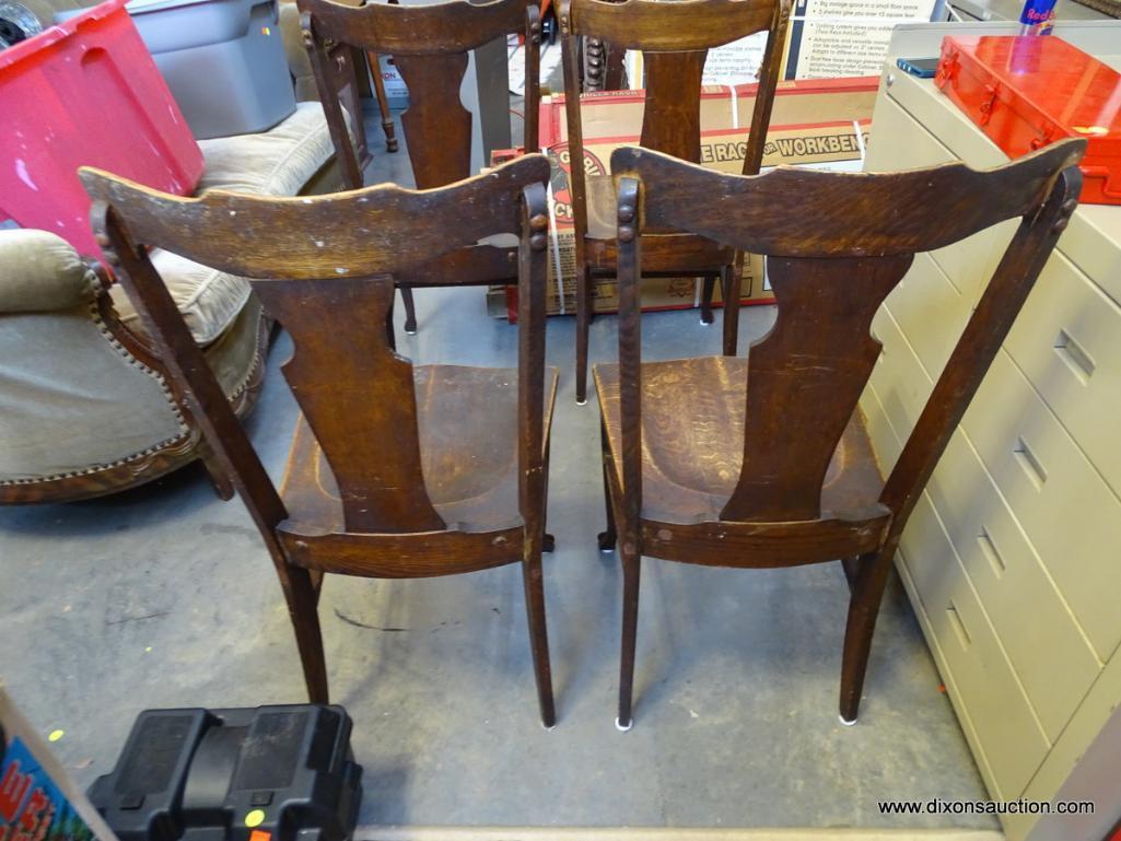 (R1) SET OF 4 ANTIQUE OAK FIDDLEBACK PAW FOOTED PLANK BOTTOM CHAIRS: 18"X18"X 39". 1 SPLAT IS