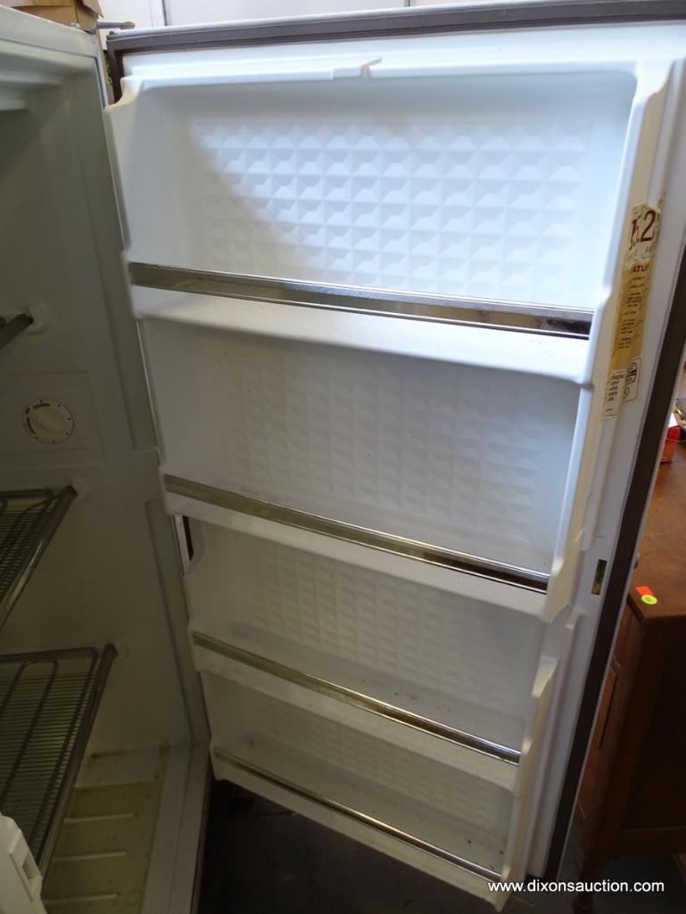 (R1) HOLIDAY 15.2 CUBIC FT. FREEZER. MODEL 30"X26.75"X60". SAME CONSIGNOR, FREEZER IS IN GOOD