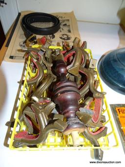 (GR) LOT CONSISTING OF AN OIL LAMP WITH BLUE COLORED OIL, MULTIPLE VINTAGE MOUNTING HOOKS, BELT, AND