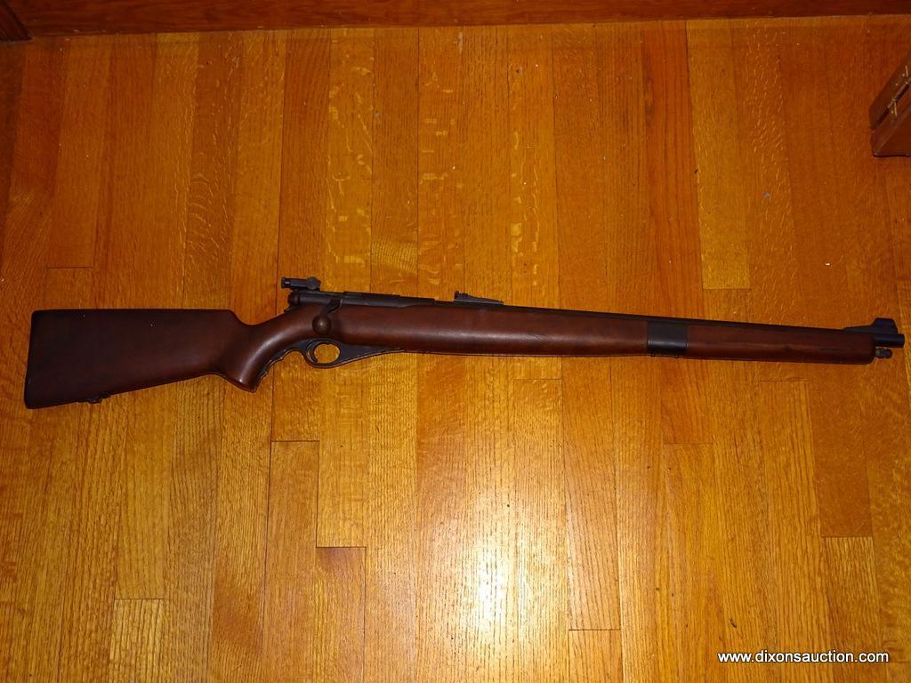 (LR) GUN; MOSSBERG .22 MILITARY STYLE BOLT ACTION RIFLE