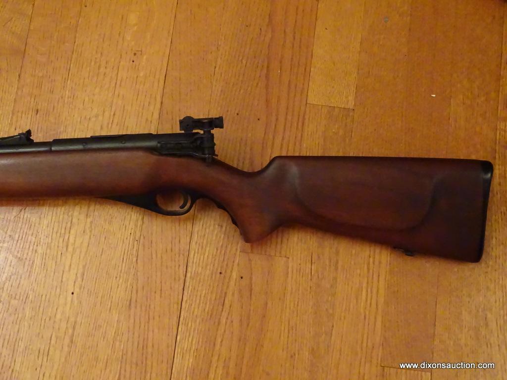 (LR) GUN; MOSSBERG .22 MILITARY STYLE BOLT ACTION RIFLE