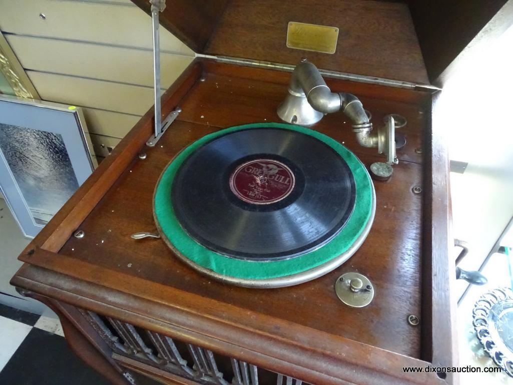 (R1) VINTAGE PHONOGRAPH BY SUPERTONE; DEVELOPED AND PATENTED AROUND 1921, THE SUPERTONE COMPANY