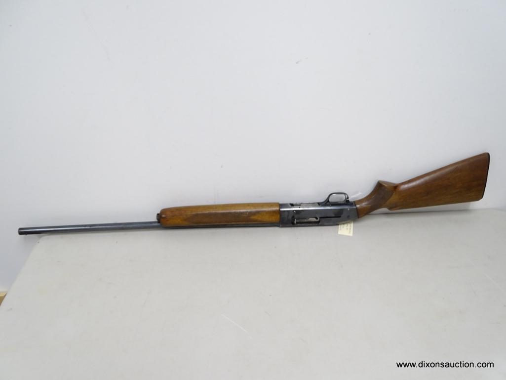 WINCHESTER MODEL 50, 20 GAUGE SEMI-AUTOMATIC SHOTGUN WITH IMPROVED CYLINDER. IN GOOD VINTAGE