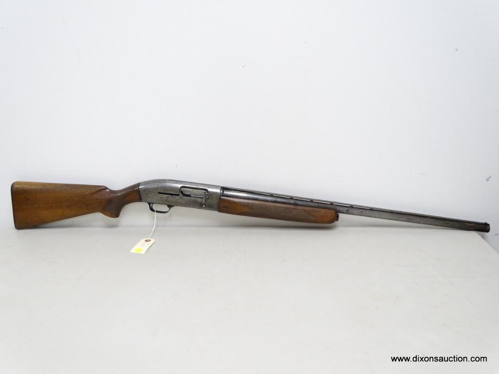 EARLY WINCHESTER MODEL 50, 12 GAUGE SEMI-AUTOMATIC SHOTGUN. VENTILATED BARREL, WITH MODIFIED CHOKE.