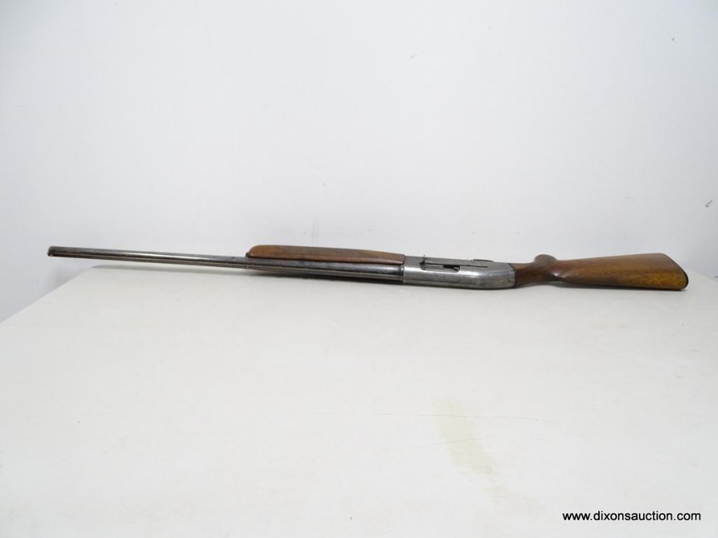 EARLY WINCHESTER MODEL 50, 12 GAUGE SEMI-AUTOMATIC SHOTGUN. VENTILATED BARREL, WITH MODIFIED CHOKE.