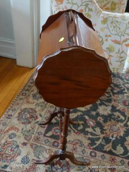 (LR) VINTAGE MAHOGANY LIFT TOP SEWING STAND-13"W X 10"L X 30"H- ONE HINGE NEEDS A SCREW