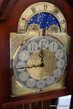 (WIN) GRANDFATHER CLOCK; MADE BY RIDGEWAY CLOCKS, A SUBSIDIARY OF PULASKI FURNITURE CO., THIS IS A