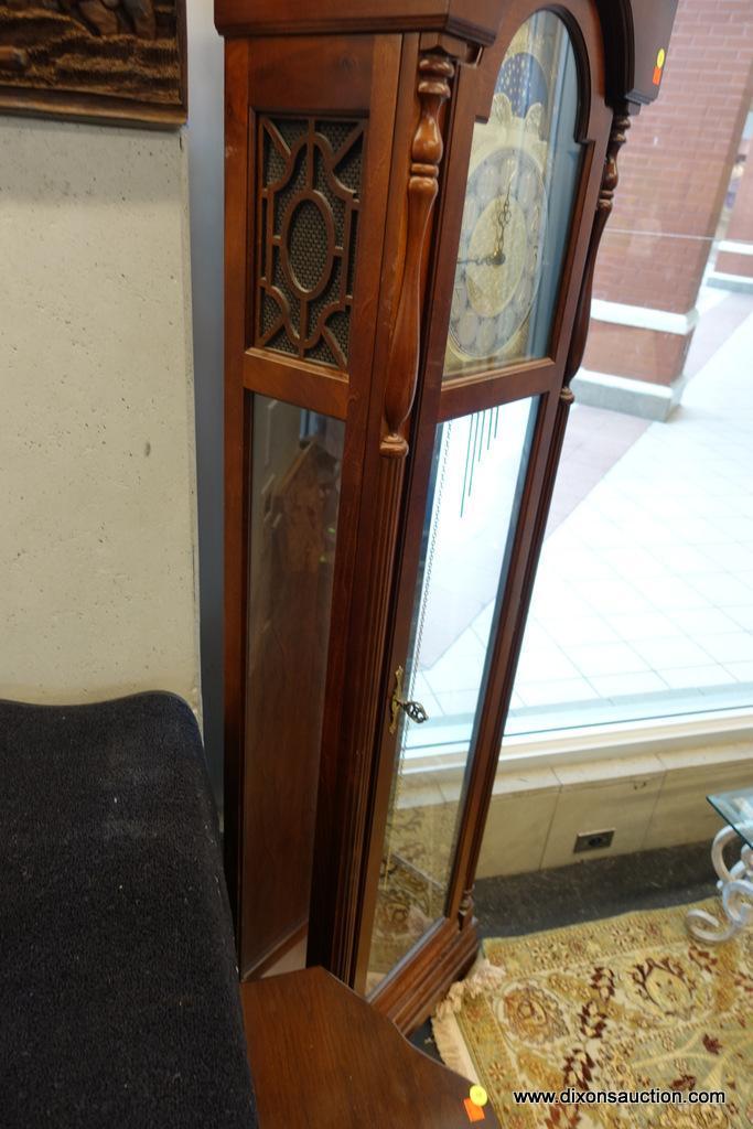 (WIN) GRANDFATHER CLOCK; MADE BY RIDGEWAY CLOCKS, A SUBSIDIARY OF PULASKI FURNITURE CO., THIS IS A