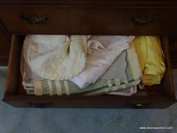 ASSORTED LINENS LOT