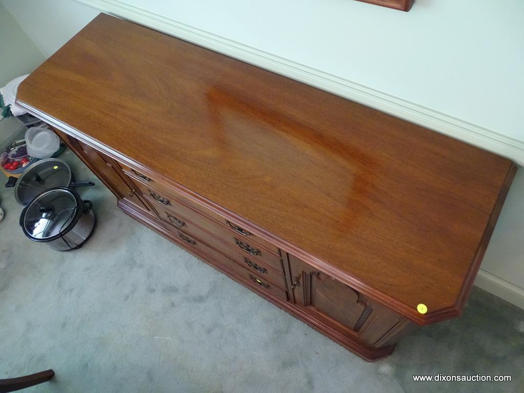 VINTAGE WOODEN BUFFET/SIDEBOARD