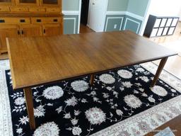 (DR) AMISH ORIGINALS OAK SHAKER DINING TABLE- QUARTER SAWN OAK- 2- 12 " LEAVES-EXCELLENT CONDITION-