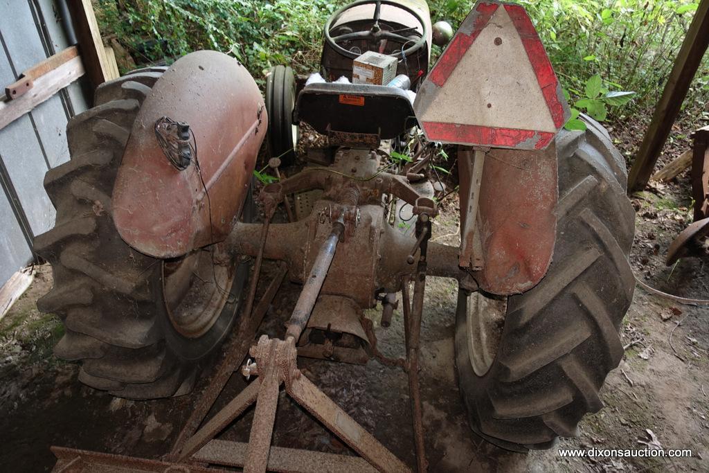 VINTAGE MASSEY FERGUSON TRACTOR.