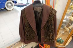 LADIES COAT WITH FUR PANELS