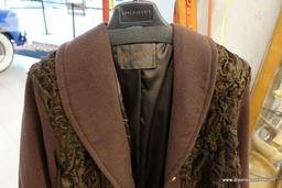 LADIES COAT WITH FUR PANELS