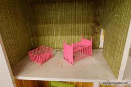 VINTAGE WOODEN DOLLHOUSE