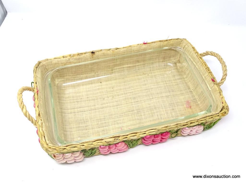 (DR) VINTAGE GLASS BAKING DISHES IN BASKETS SET