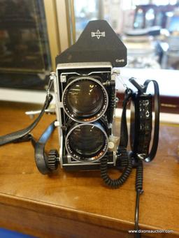 (DIS) VINTAGE MAMIYA C33 CAMERA