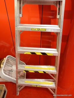 (LD) WERNER DUTY-MASTER 8 FT ALUMINUM LADDER