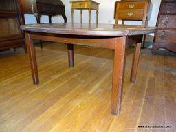 (DOWN BED) MAHOGANY BUTLER'S TRAY TOP COFFEE TABLE-VERY GOOD CONDITION- 28"W X 21" X 20"H