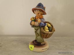 (LRM) 5.5"H GOEBEL HUMMEL FIGURINE -"EASTER GREETINGS"-BEE MARK