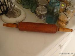 (KIT) ANTIQUE WOODEN ROLLING PIN