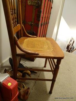 (UHAL) VINTAGE PRESSED AND SPINDLE BACK & CANE BOTTOM SIDE CHAIR: 18 IN X 15 IN X 40 IN