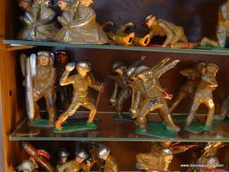 (TOY) SHELF LOT OF 19 ANTIQUE PAINTED METAL WWI SOLDIERS MOST 3"H- 2 DROPPING BOMBS, 2 THROWING