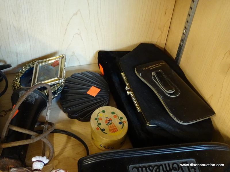 (R1A) SHELF LOT OF ASSORTED ITEMS; LOT INCLUDES 9 PURSES, A VINTAGE DOMESTIC BUTTONHOLE WORKER, A