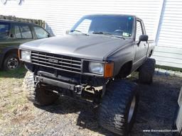 1985 PRIMER BLACK TOYOTA PICK UP TRUCK; VIN JT4RN66S0F5052518. TOYOTA SR5 XTRACAB 4WD PICK UP TRUCK.