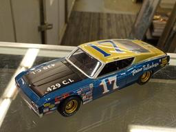 (R4) UNIVERSITY OF RACING LEGENDS 1:24 SCALE MODEL DIECAST CAR; #17 DAVID PEARSON 1969 TORINO