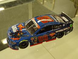 (R2) NASCAR 1:24 SCALE DIECAST COLLECTIBLE MODEL STOCK CAR; #88 NATIONAL GUARD SUPERMAN 2014 CHEVY