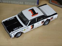 (R2) NASCAR 1:24 SCALE DIECAST COLLECTIBLE STOCK CAR; #1 NEIL BONNETT B & H MOTORS 1968 CHEVELLE.