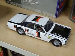 (R2) NASCAR 1:24 SCALE DIECAST COLLECTIBLE STOCK CAR; #1 NEIL BONNETT B & H MOTORS 1968 CHEVELLE.