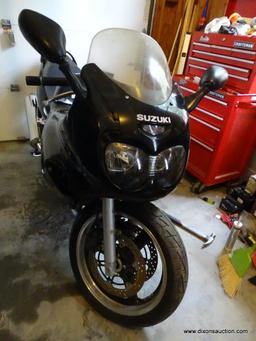 (GAR) 2006 SUZUKI GSX 600 KATANA MOTORCYCLE; BLACK IN COLOR, VERY GOOD CONDITION AND GARAGE-KEPT.